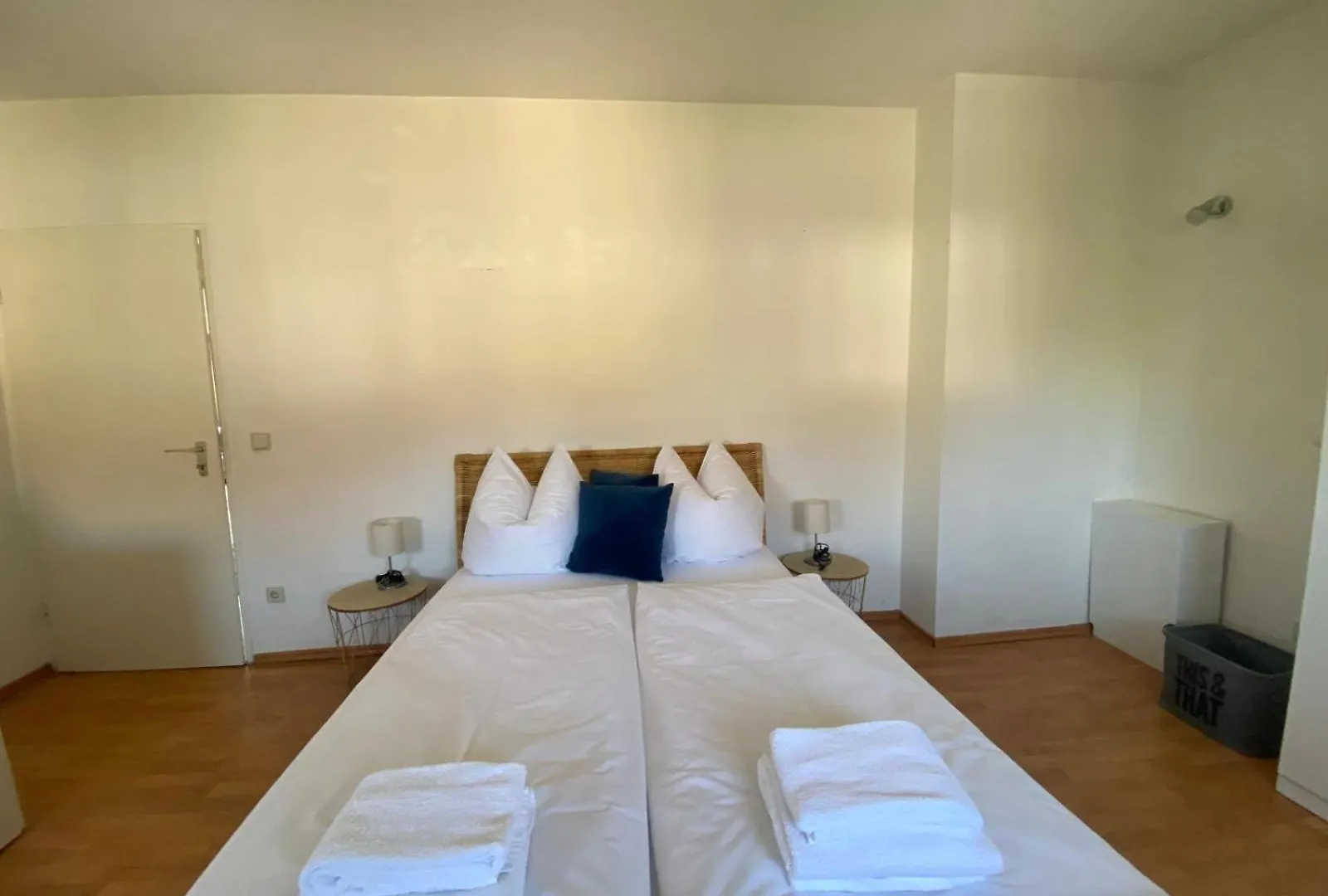 3-Zimmer-Wohnung Mit Terrasse Und 2 Schlafzimmern Nürnberg 0*,  Németország